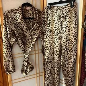 Victoria secret leopard print pajamas shop